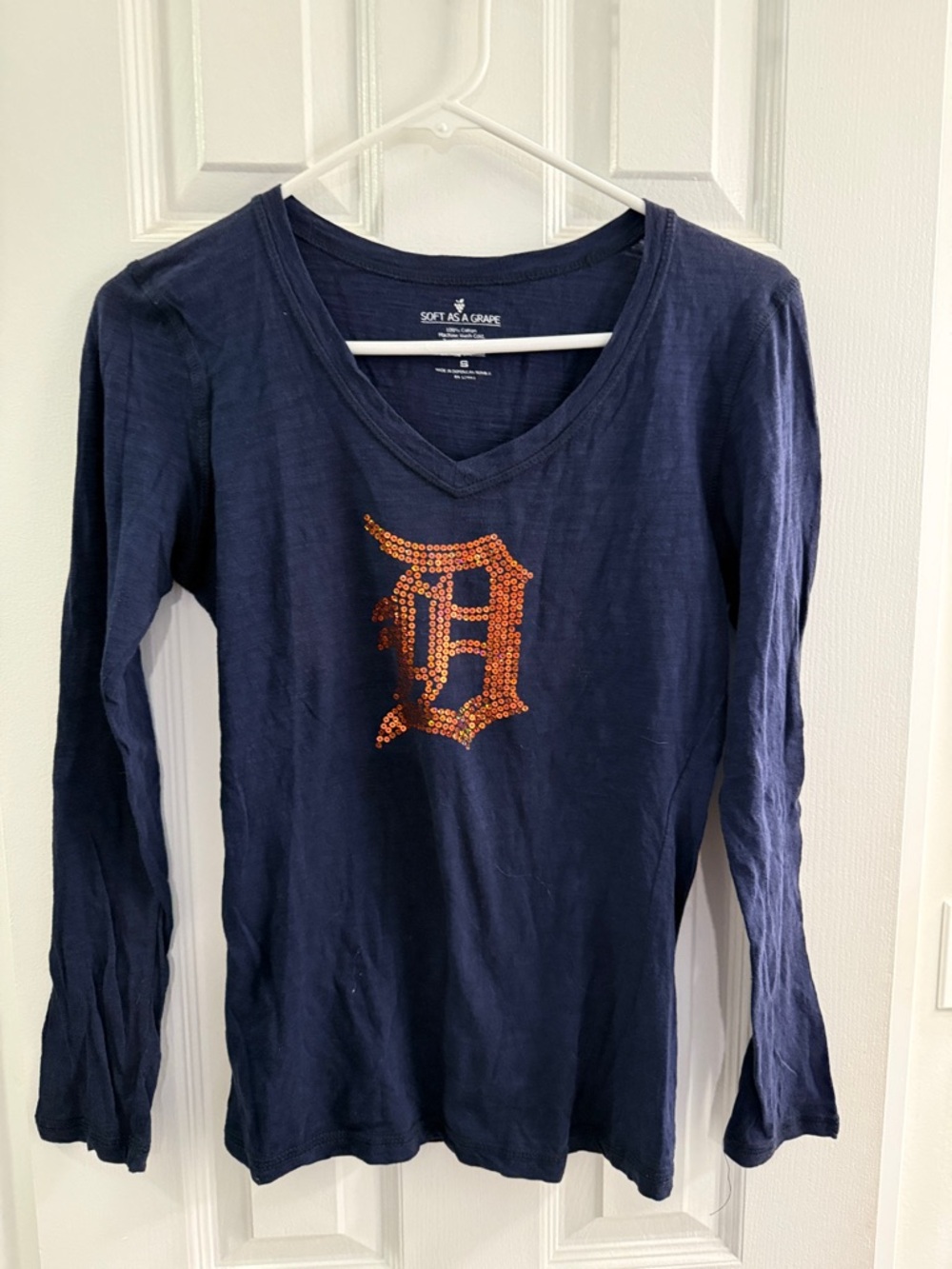 Detroit Tigers Navy Long-Sleeve V-Neck Tee